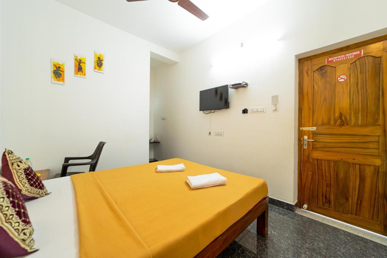 Hotel Rainbow Residency Ecr Auroville Esterno foto